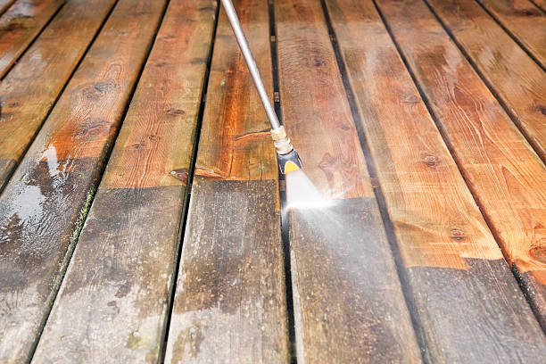 Why Choose Our Certified Pressure Washing Experts for Your Project Needs in Ridge Wood Heights, FL?